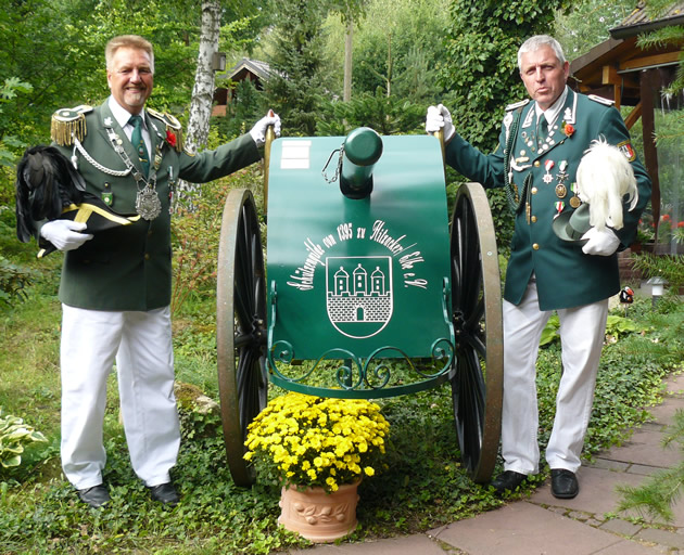 Kanone der Schützengilde Hitzacker mit Kanonieren Knipp und Ladwig